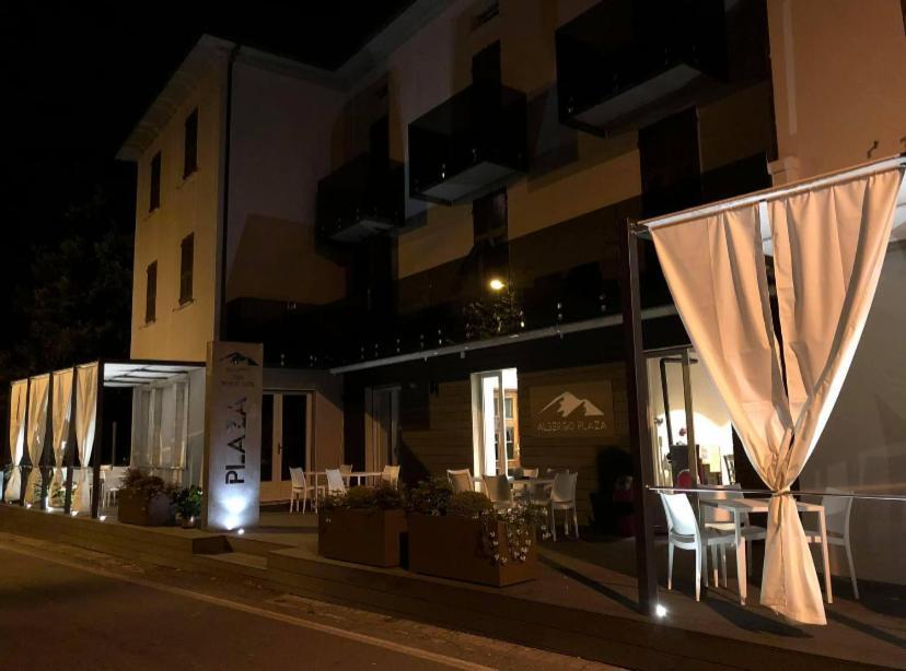 Albergo Ristorante Plaza Tornolo Exterior photo